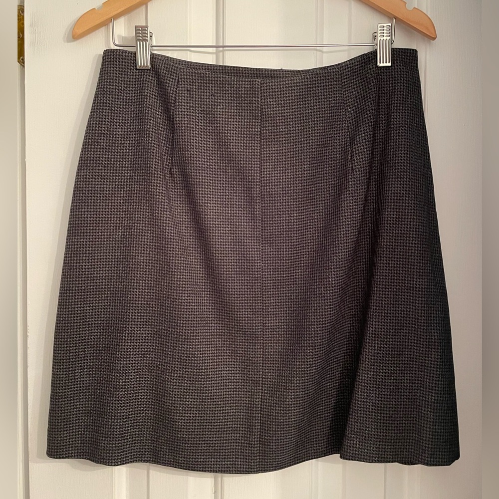 NWOT- Banana Republic wrap skirt size 8 - Picture 3 of 6